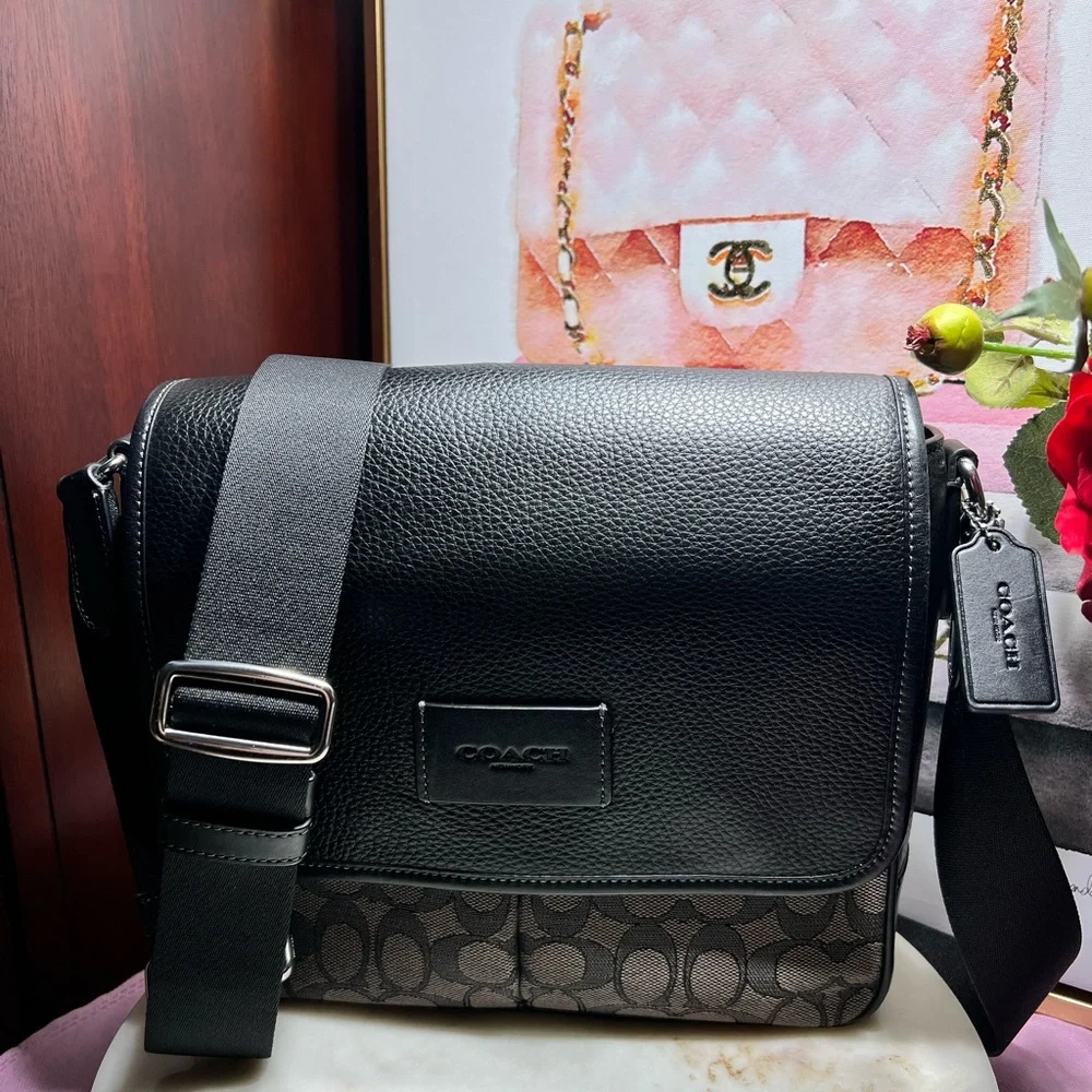 Coach Black Signature Crossbody Messenger Bag for Men